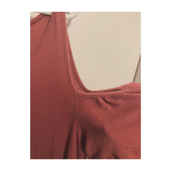 Cute Cut Top - Picture 2 of 3